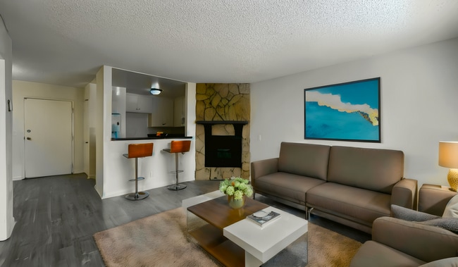 Building Photo - 12249 Oxnard St