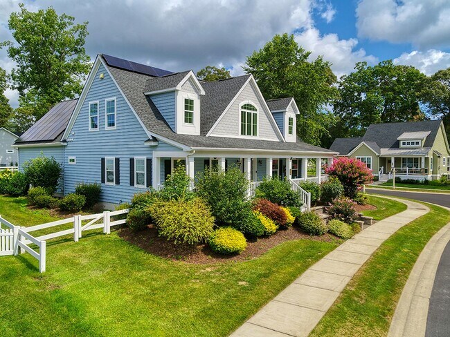 Foto del edificio - Spacious 3BR / 3.5BA Single family home • 2,500 Sq Ft • Baywood