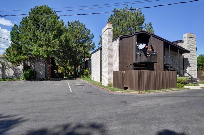 Building Photo - Third and Ramona Apartments
