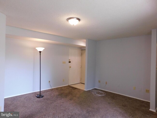 Building Photo - 11907C Tarragon Rd