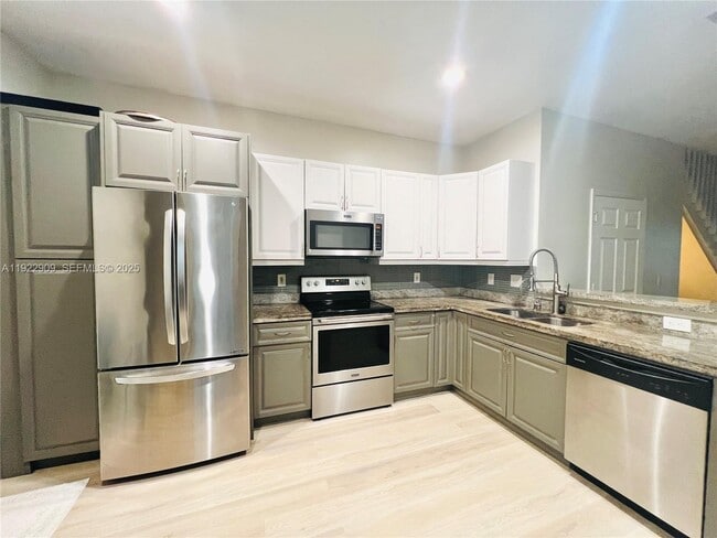 Building Photo - 1816 Salerno Cir