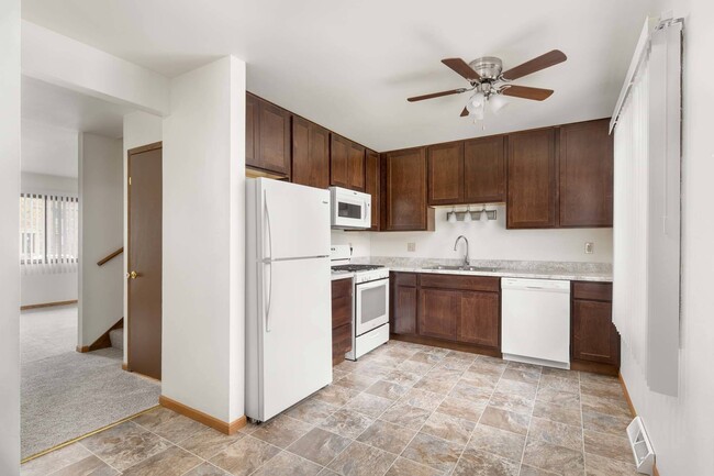 Stone Point Apartments Kitchen 2 - Stone Point Apartments