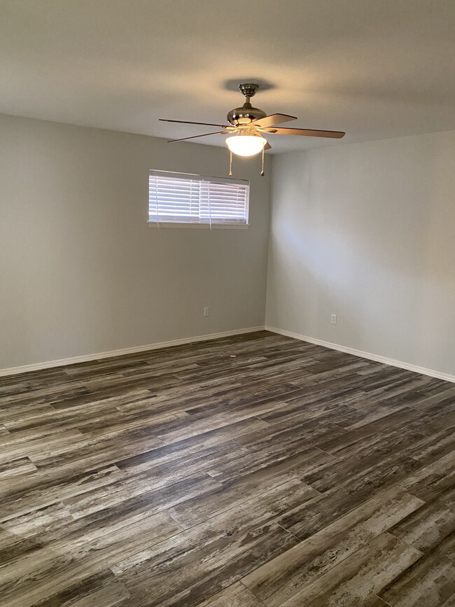 Master bedroom - 1120 Violet Ave