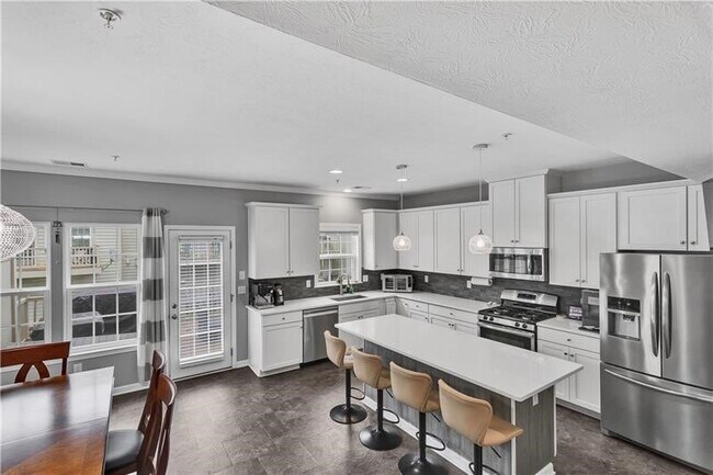 Foto del edificio - 1304 Pointe View Dr