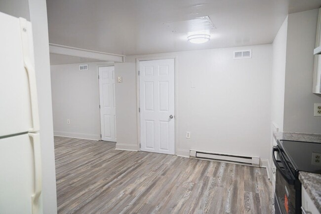 Building Photo - 412 Chestnut St