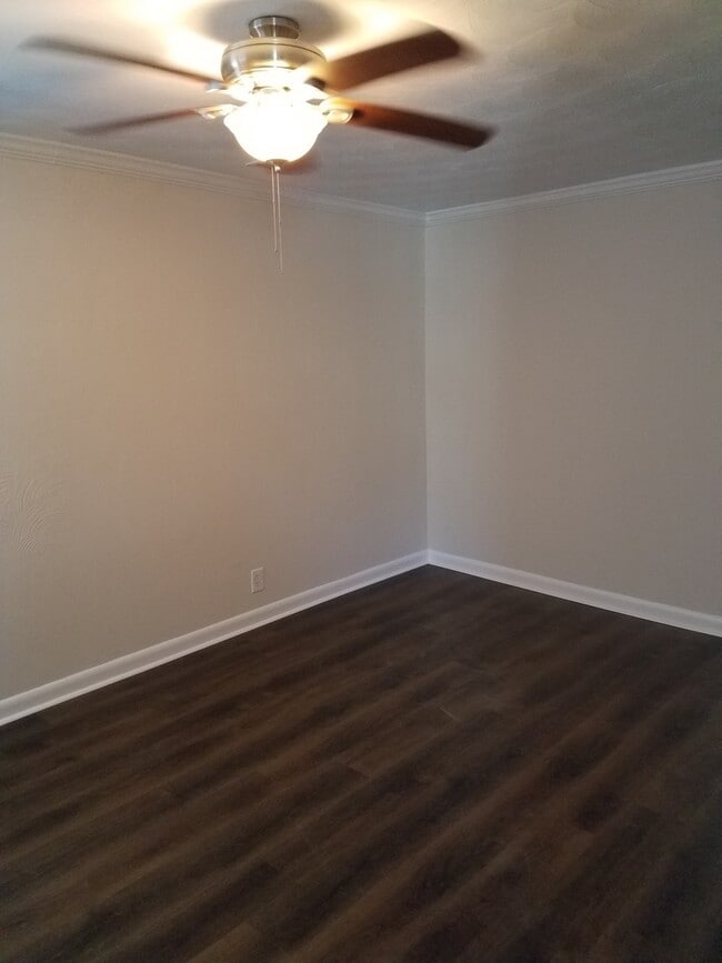 Foto del edificio - 1216 Hazel Ave