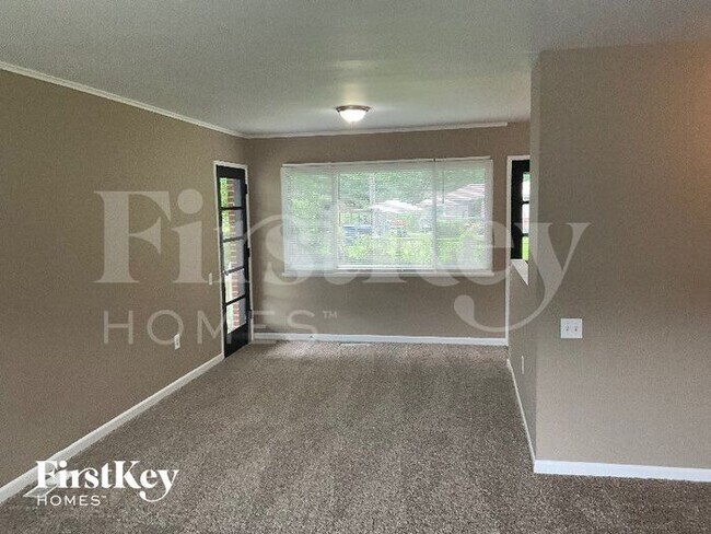 Building Photo - 2440 Parker Rd