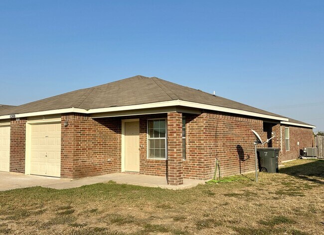 Foto del edificio - 5200 Lauren Lea Dr