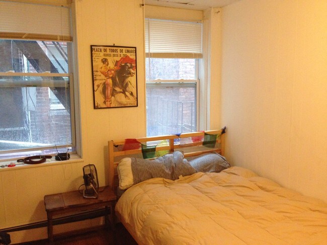 Building Photo - 158 Salem St