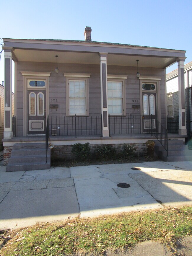 323 - 325 Avenida Elmira - 323 Elmira Ave