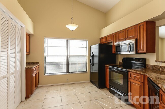 Building Photo - 3699 Chatham Dr