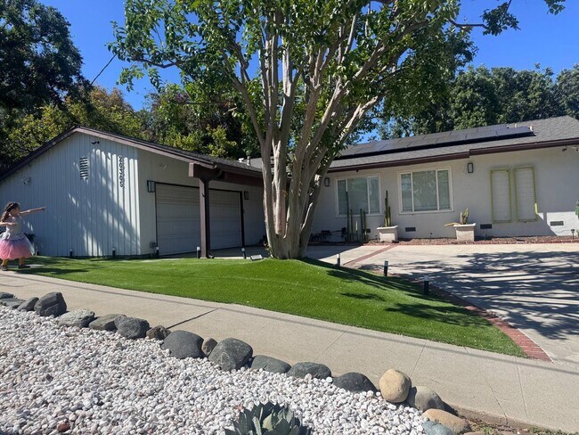 Foto del edificio - 20305 Aetna St