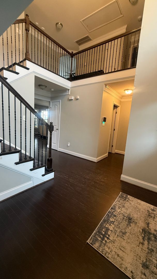 Building Photo - Amazing home with custom touches and unground pool