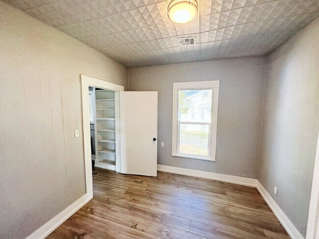 Foto del edificio - 532 S 49th W Ave