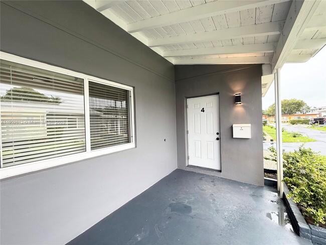 Foto del edificio - 2213 Madison St