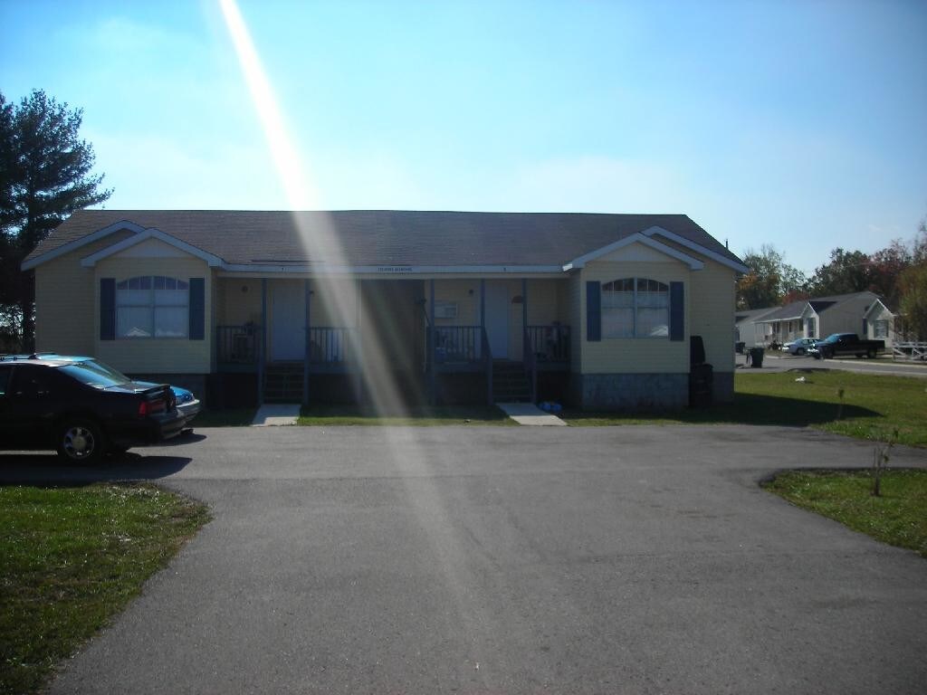 Primary Photo - 757 Bybee Branch Road #1