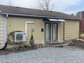 Building Photo - 321 Lake Cir Dr