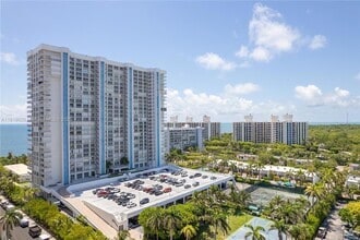 Building Photo - 881 Ocean Dr