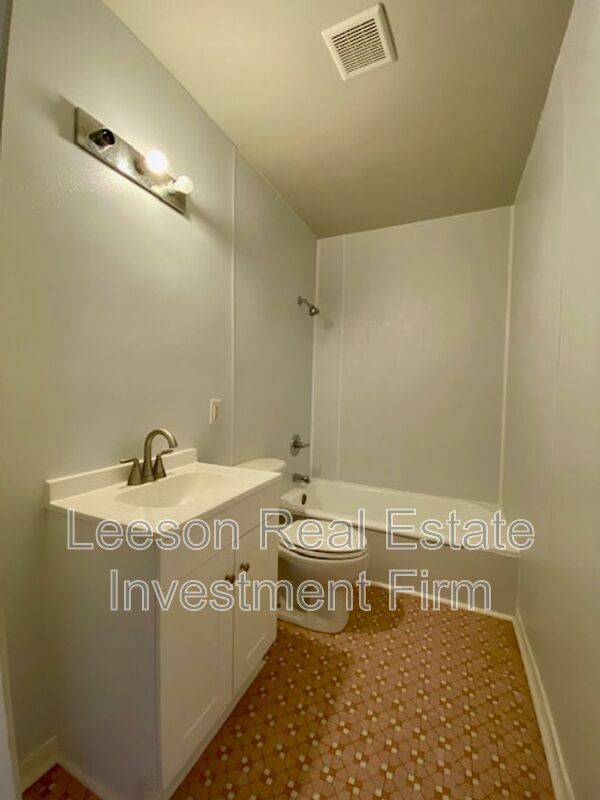 Foto del edificio - 547 Wyche St