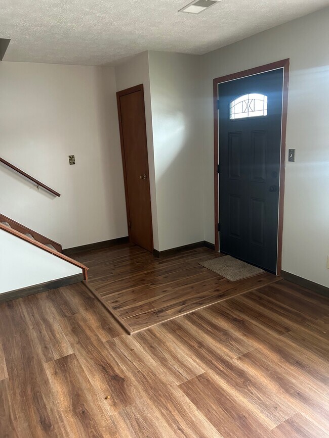 Foto del edificio - 3115 School Pl