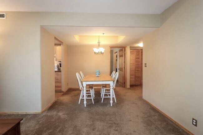 Building Photo - 2 Bedroom Park City Condo at Powderwood