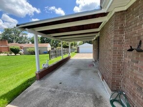 Building Photo - 3508 Robin Dr