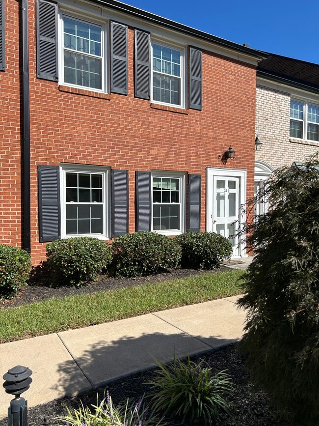 Building Photo - 321 Hanover Arms Ct
