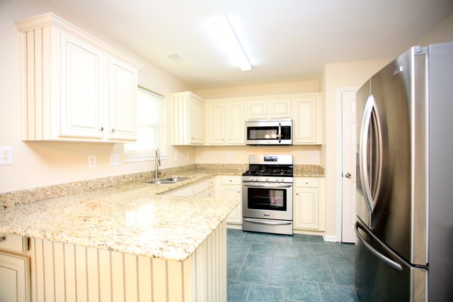 Building Photo - 7711 Nicolette Ct