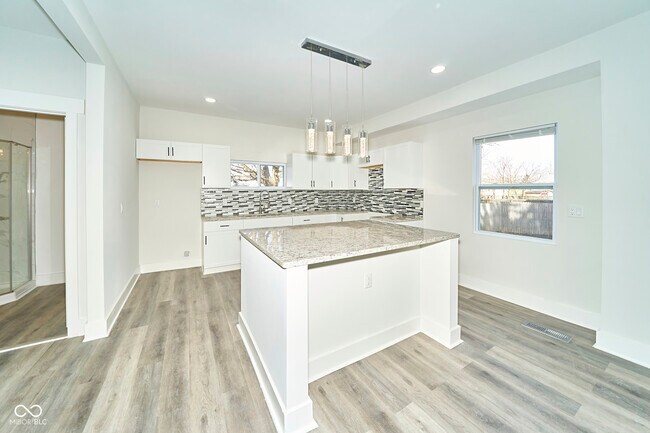 Foto del edificio - 1334 N Tuxedo St
