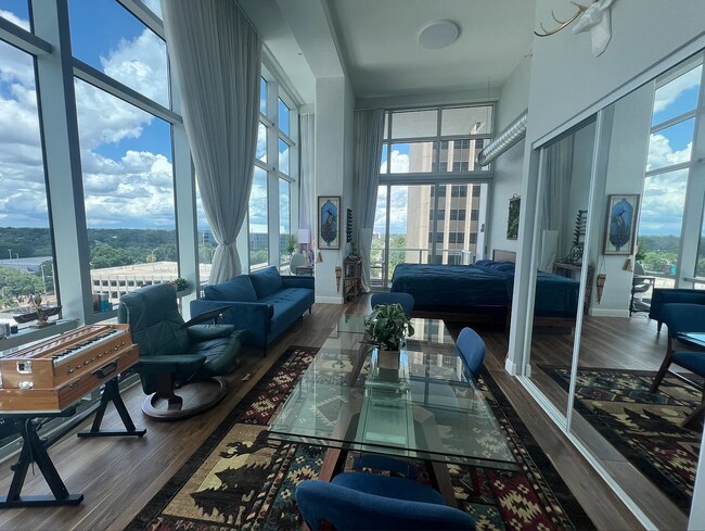 Foto del edificio - 150 E Robinson St