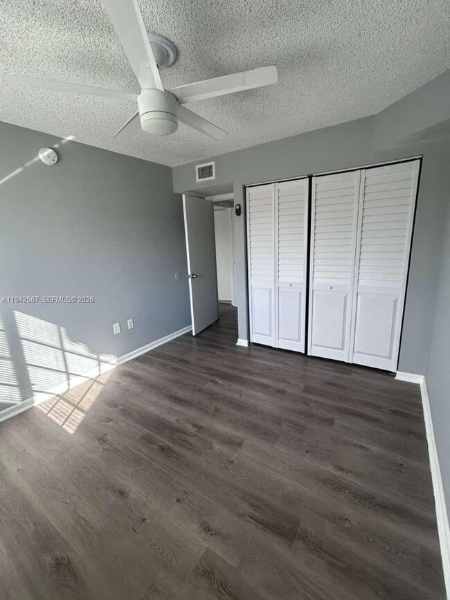 Foto del edificio - 2081 Renaissance Blvd