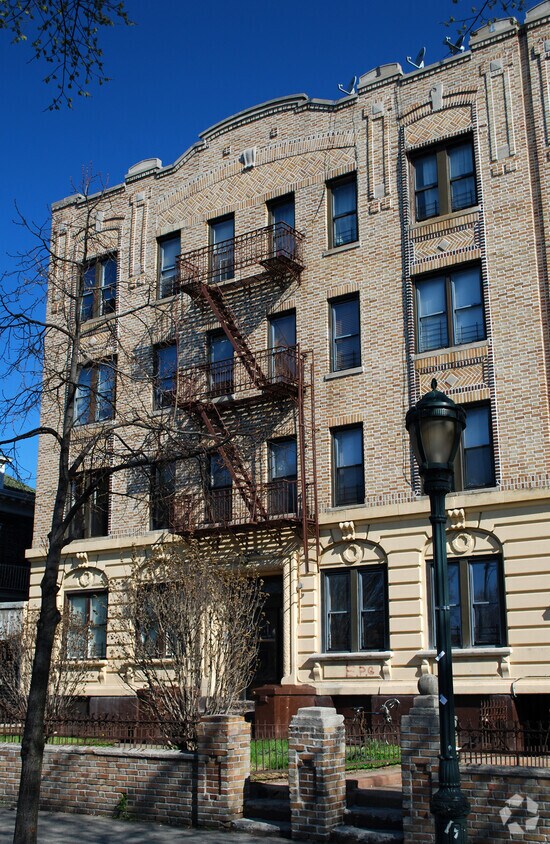 1159 Eastern Pky, Brooklyn, NY 11213 Apartments in Brooklyn, NY