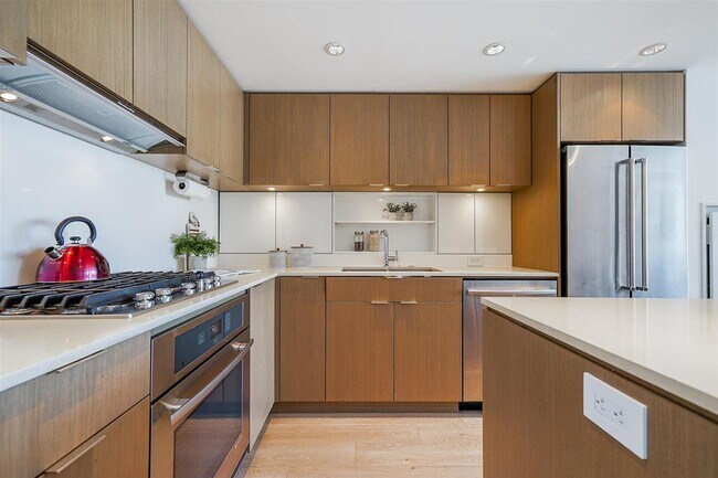 Photo du bâtiment - 111 E 1st Ave