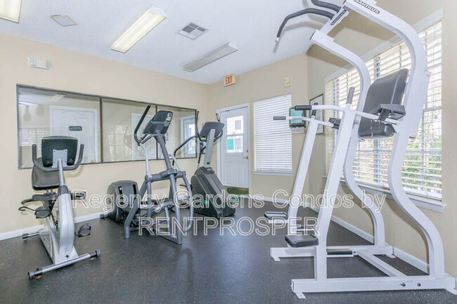 Foto del edificio - 4225 Thornbriar Ln