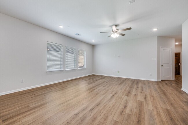 Foto del edificio - BRAND NEW! 3 Bedroom in New Argyle Communi...