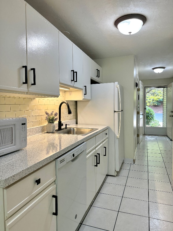 Building Photo - 15 Lordvale Blvd