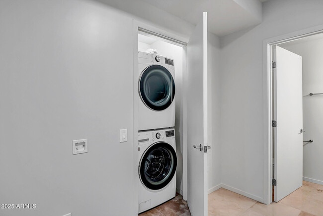 Foto del edificio - 7141 E Rancho Vista Dr