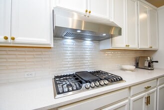 Building Photo - 23714 Sweeny Vly Dr