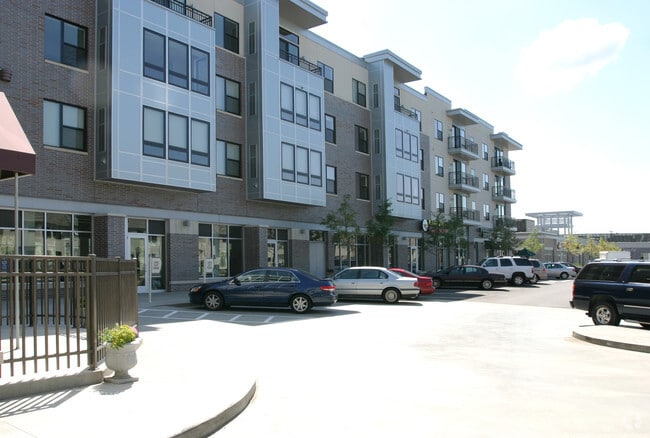 Foto del edificio - Kensington Park Condos