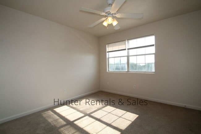 Building Photo - Aztec Trace!