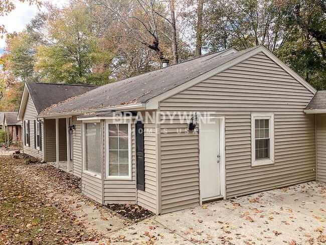 Building Photo - 702 Dunaire Way