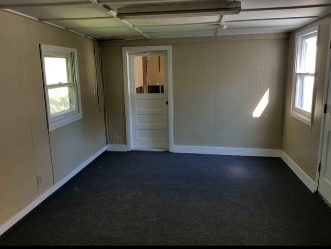 Building Photo - 2530 Unicorn Ave