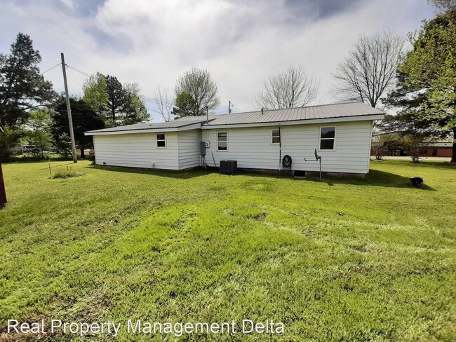 Building Photo - 3 br, 1 bath House - 3274 Hwy. 157
