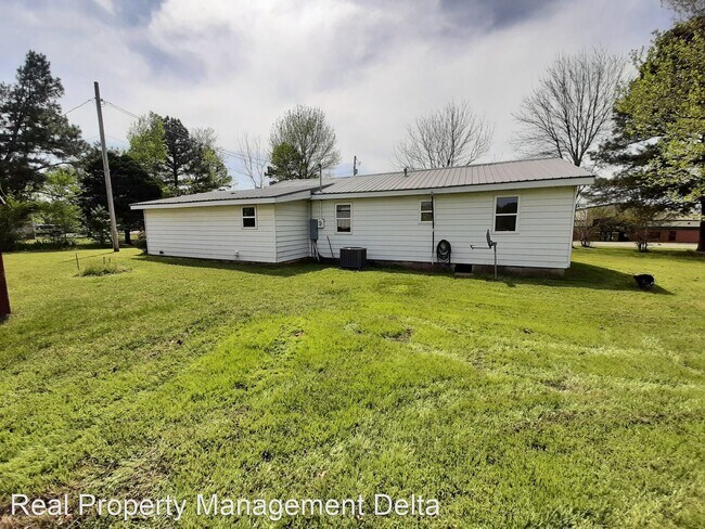 Foto del edificio - 3 br, 1 bath House - 3274 Hwy. 157