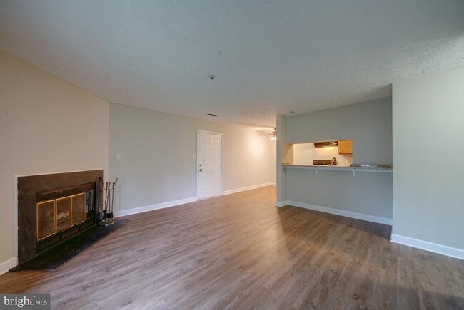 Building Photo - 6400 Greenfield Rd
