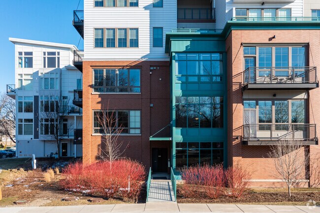 Entrance - 410 N 1st St