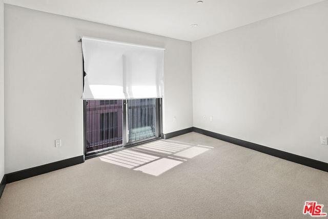 Foto del edificio - 10523 Ashton Avenue, Los Angeles, CA 90024...