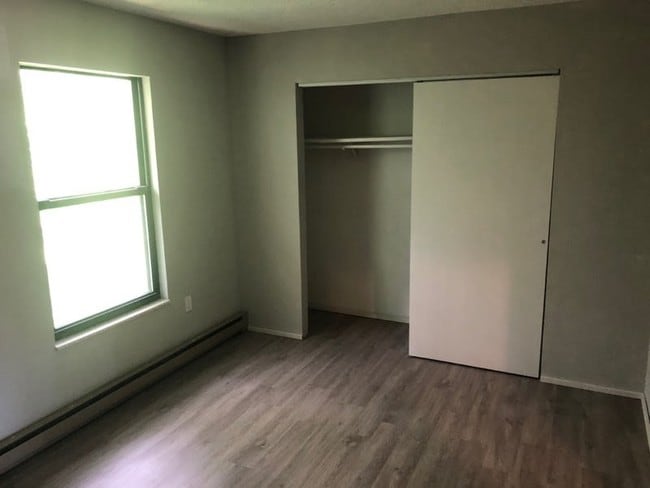 Building Photo - 790 Country Aire Ct