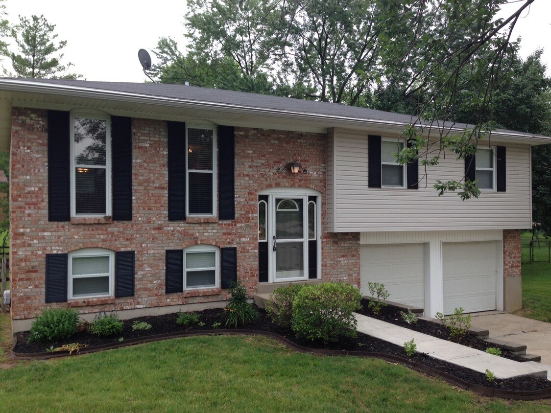 Primary Photo - 2610 Brookview Ct