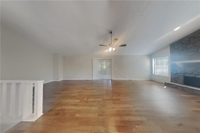 Foto del edificio - 2742 Bentwood Dr